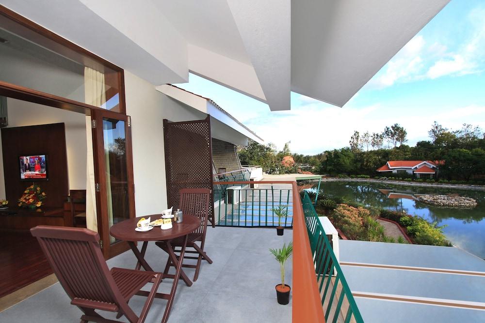 Silent Shores Resort & Spa Mysore Esterno foto