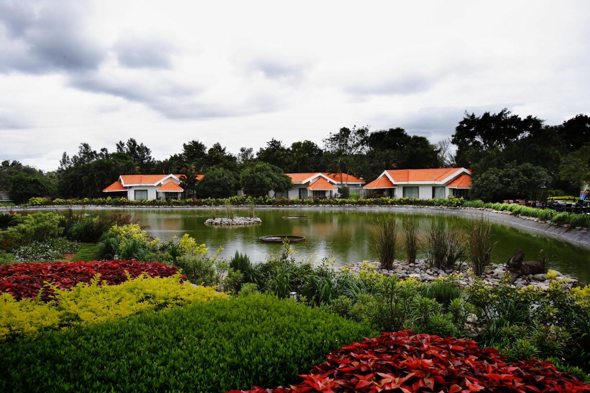 Silent Shores Resort & Spa Mysore Esterno foto