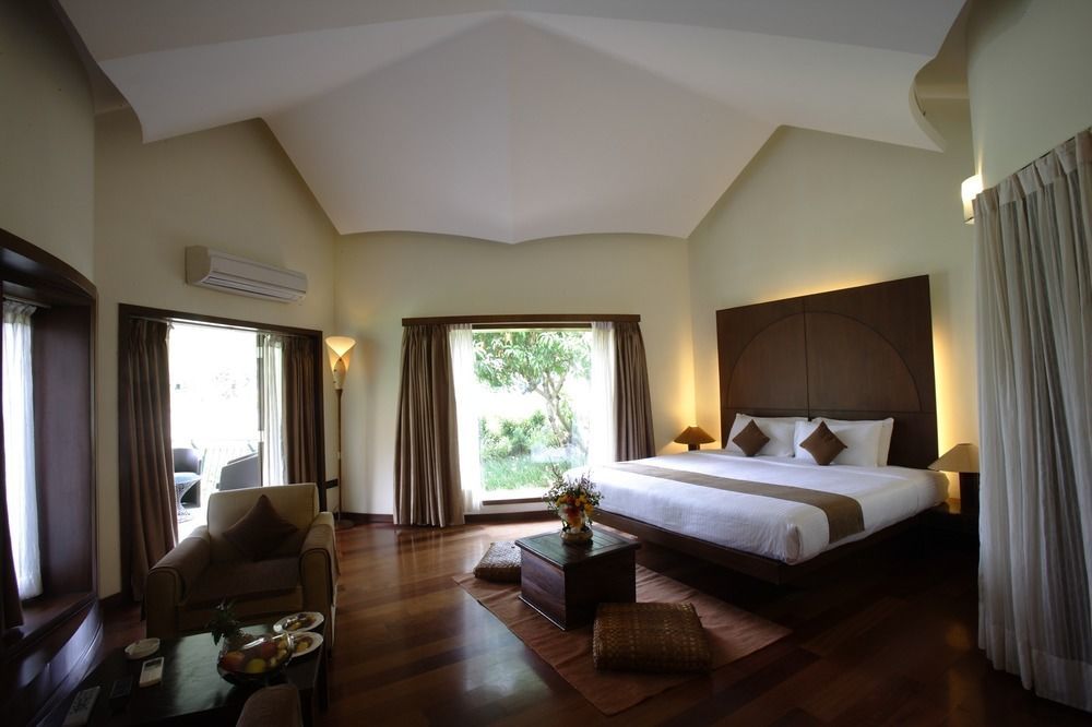 Silent Shores Resort & Spa Mysore Esterno foto