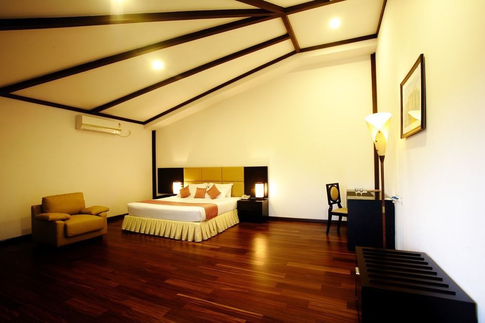 Silent Shores Resort & Spa Mysore Esterno foto